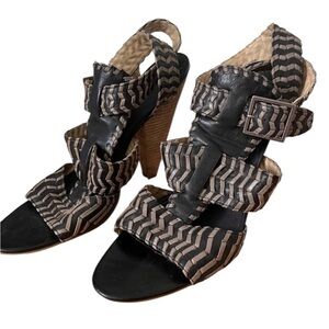 Trouve Heeled Leather Sandal Black Tan Size 10